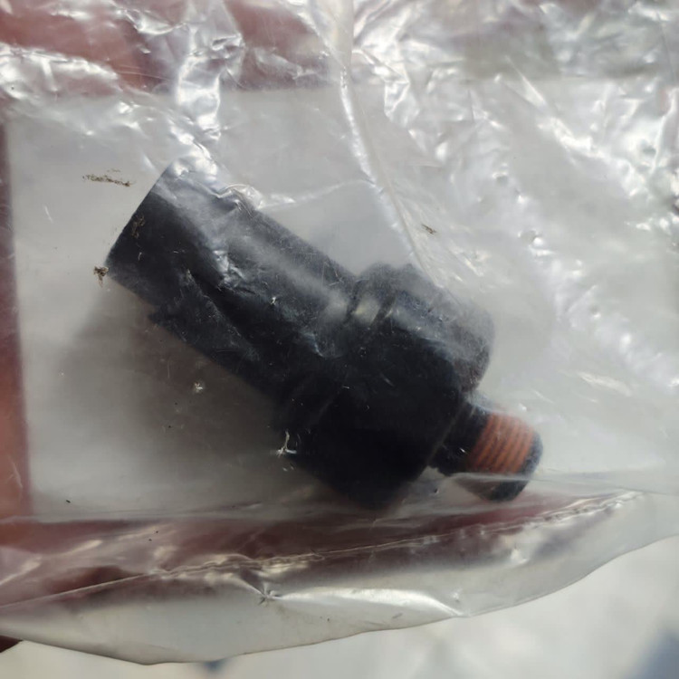 سنسور فشار روغن موتور مناسب هیوندای و کیا کدفنی 9475037100